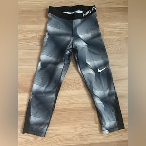 Nike spandex capri leggings